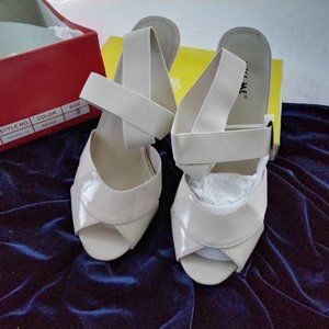 Miss Me Women High heel Size 8 New Beige Sand Ankle Elastic Straps Pull On NEW